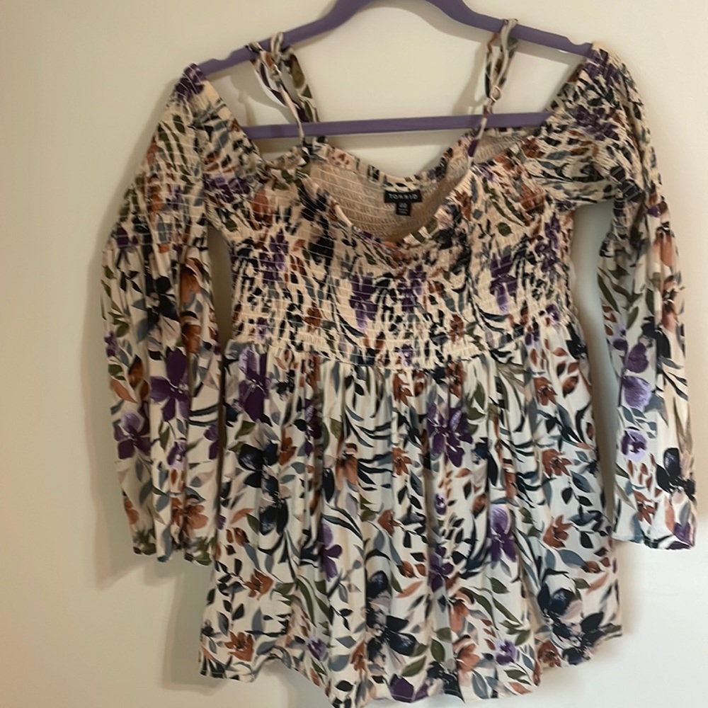 Torrid cold shoulder babydoll blouse size 00 /10